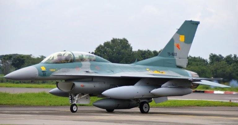 Dua Jet Tempur F-16 C/D Tiba di Lanud Iswahjudi