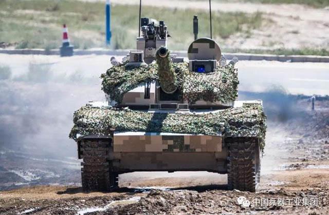 China Pamer Kemampuan Tank Ringan VT5 Terbaru