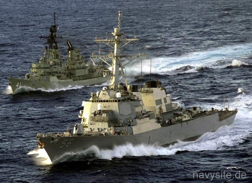 Destroyer AS Tabrakan dengan Kapal Niaga di Dekat Singapura