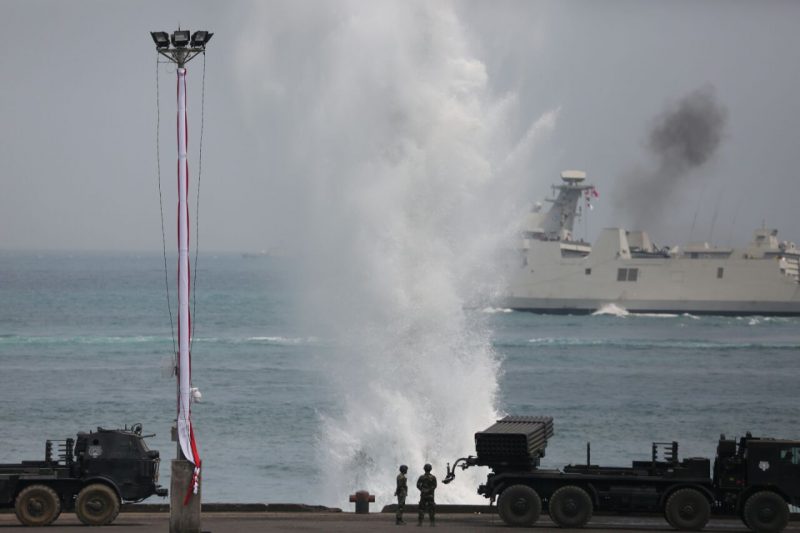 Latihan Demo Tempur Laut Jelang HUT ke-72 TNI