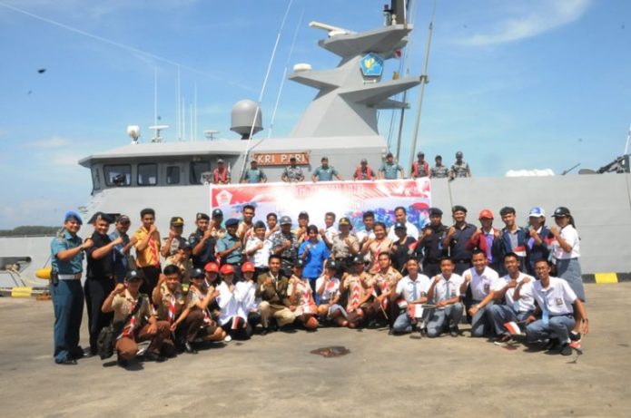 KRI Pari-849 Ajak Masyarakat Berlayar ke Tanjung Benoa 