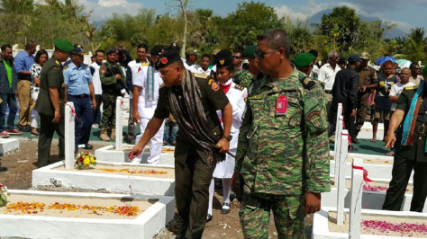Panglima TNI Jenderal TNI ziarah ke Taman Makam Pahlawan (TMP) Seroja Baucau dan Seroja Dili, Timor Leste. (Puspen TNI)