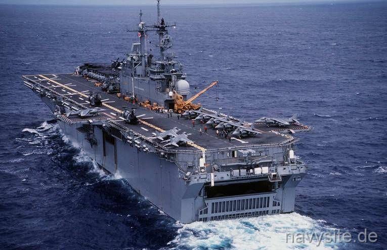 USS Wasp Sarat dengan Jet Tempur Berlayar ke Jepang