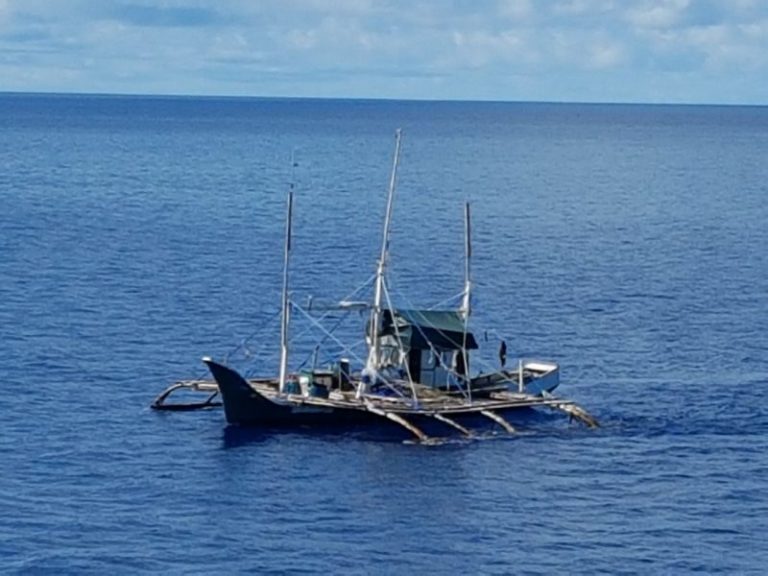 Bakamla RI Tangkap Kapal Pencuri Ikan dan Bongkar Rumpon Asing