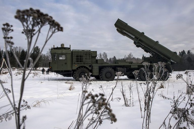 Militer Rusia Tingkatkan Jangkauan dan Daya Gempur Artileri