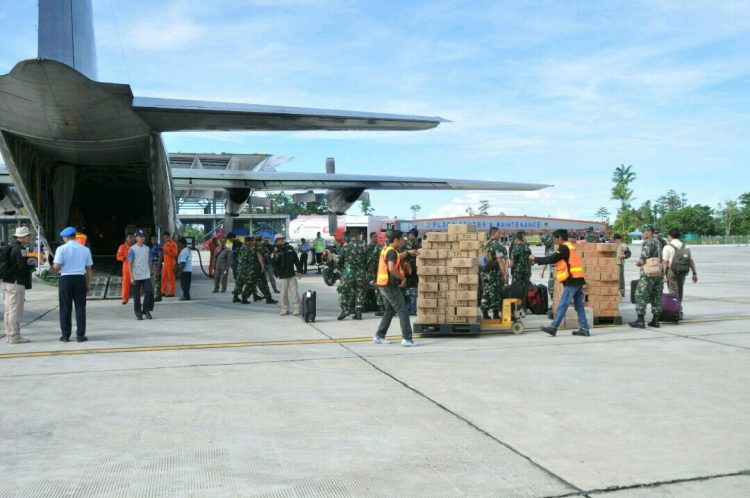 Bantuan TNI untuk Warga Asmat dan Korban Gempa Banten