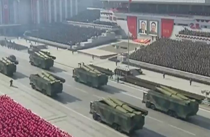 Rudal Misterius Tampak Dalam Parade Militer di Pyongyang