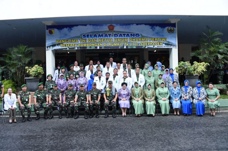 Panglima TNI: Berikan Pelayanan Kesehatan dengan Tersenyum