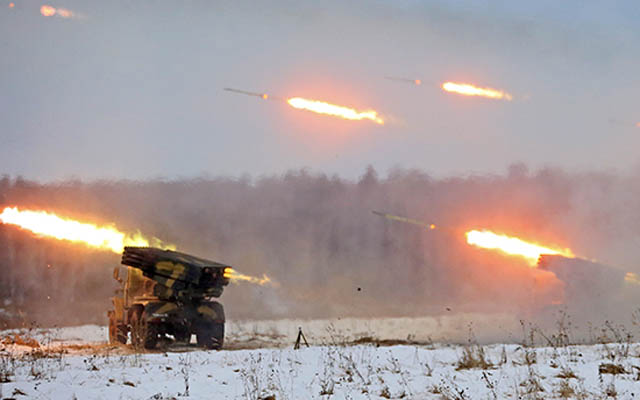 2.000 Pasukan Artileri Rusia Latihan Tempur di Orenburg