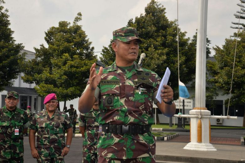 Inspeksi Satgas Pam Pulau Terluar XXI Marinir Wilayah Barat