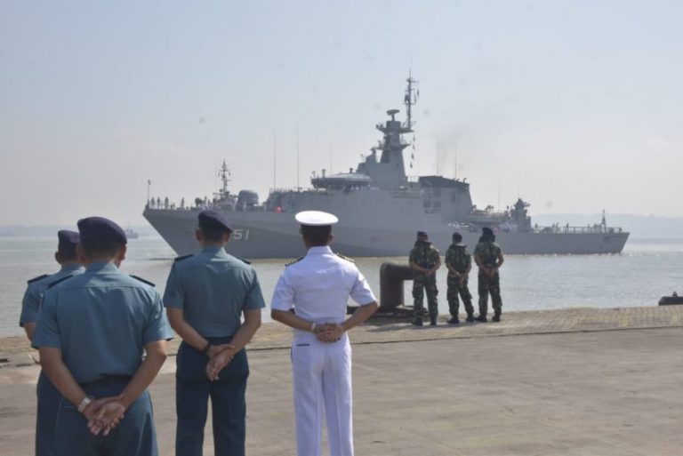 Kapal Perang Thailand Kunjungi Surabaya