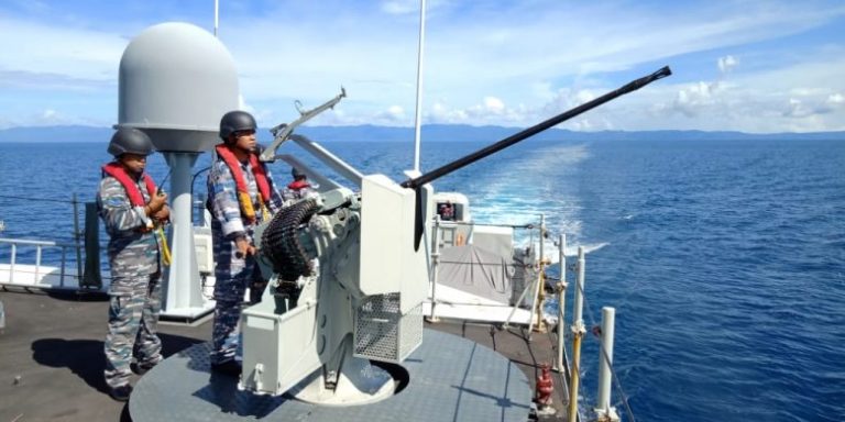 Latihan Operasi Penyekatan di Perairan Morotai