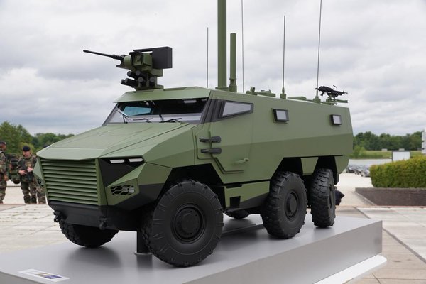 Prancis Berencana Gandakan Pesanan Kendaraan Militer