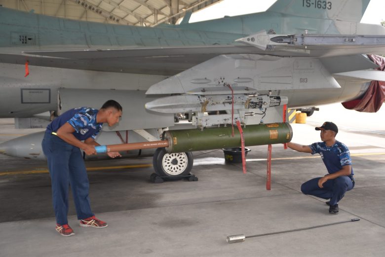 Dua Skadron Udara Lanud RSN Latihan Weapon Delivery