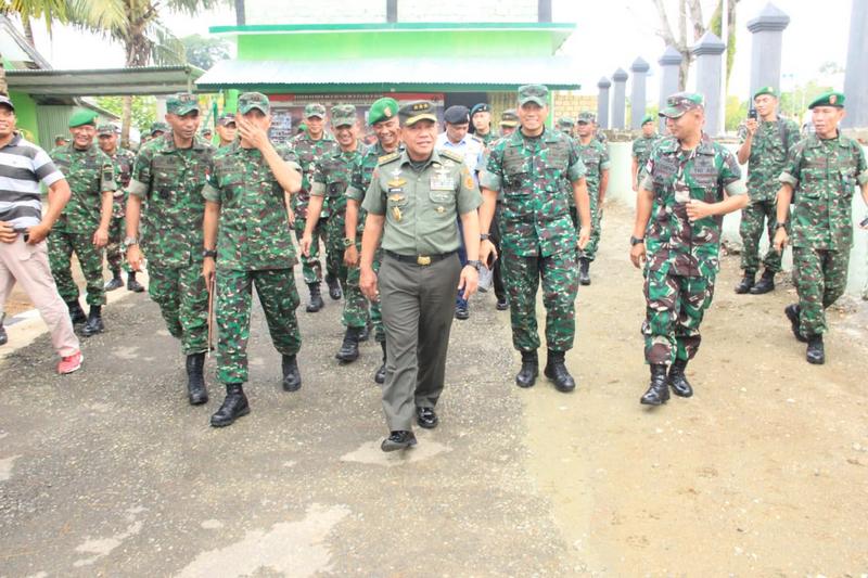Irjen TNI Kunjungi Satgas Kostrad di Jayapura