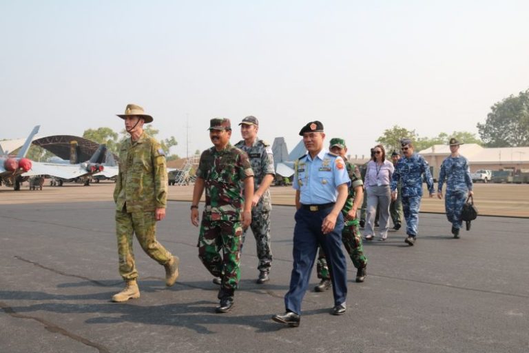 Panglima TNI Saksikan Kedatangan F-16 TNI AU di RAAF Darwin
