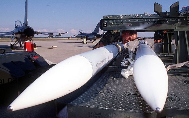 Pentagon Izinkan Jual AIM-120 ke Denmark