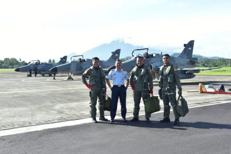 Pesawat Tempur Hawk 100/200 Merapat ke Lanud Sam Ratulangi