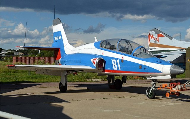 Rusia Akan Produksi Kembali Pesawat Latih MiG-AT