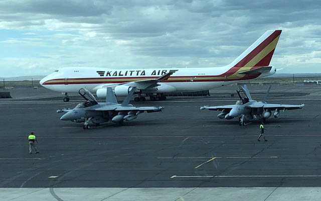 Sakit, Pilot EA-18G Mendarat Darurat di Bandara Internasional AS