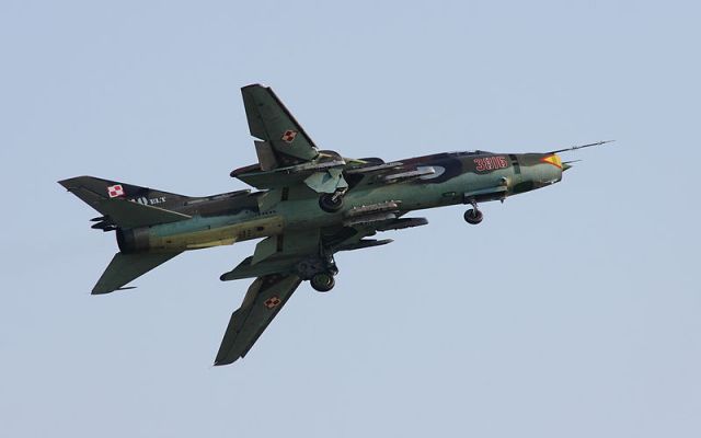 Su-22 Iran Akan Gotong Rudal Jelajah 1500 Km