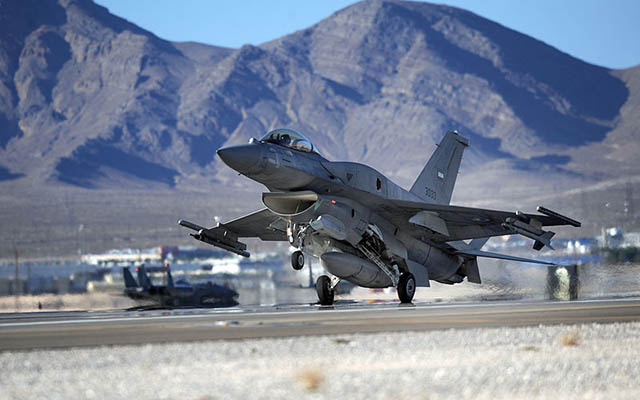 Upgrade F-16 UEA Oleh BAE Systems, Raytheon