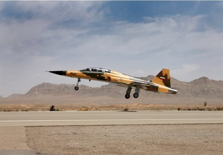 Iran Luncurkan Jet Tempur Domestik Pertama