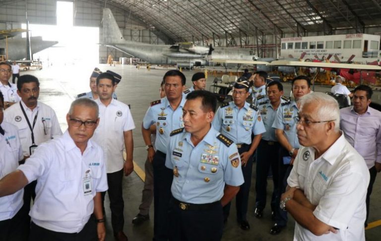 Kasau Tinjau Perbaikan C-130 TNI AU di AIROD Malaysia