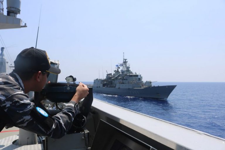 KRI Usman Harun Latihan dengan Kapal Perang Yunani