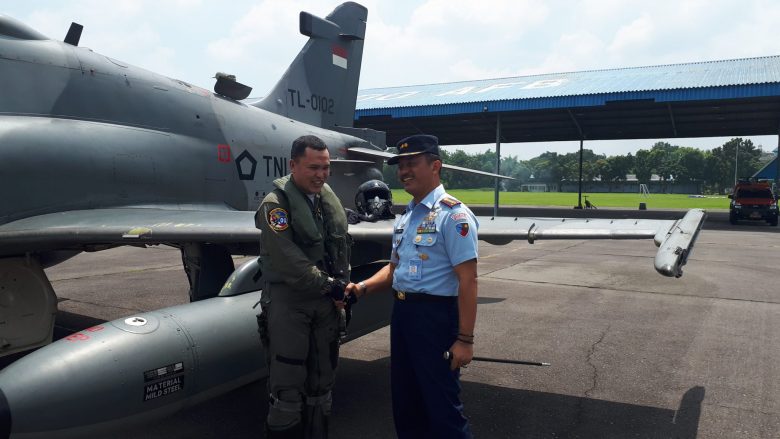 Pesawat Tempur Hawk 100/200 Latihan Maverick di Lanud Soewondo