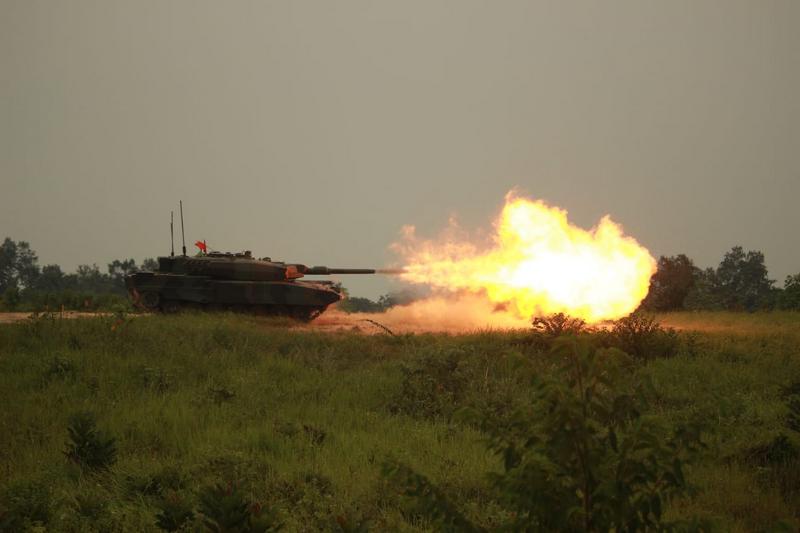 Yonkav 1 Kostrad Latihan Menembak MBT Leopard