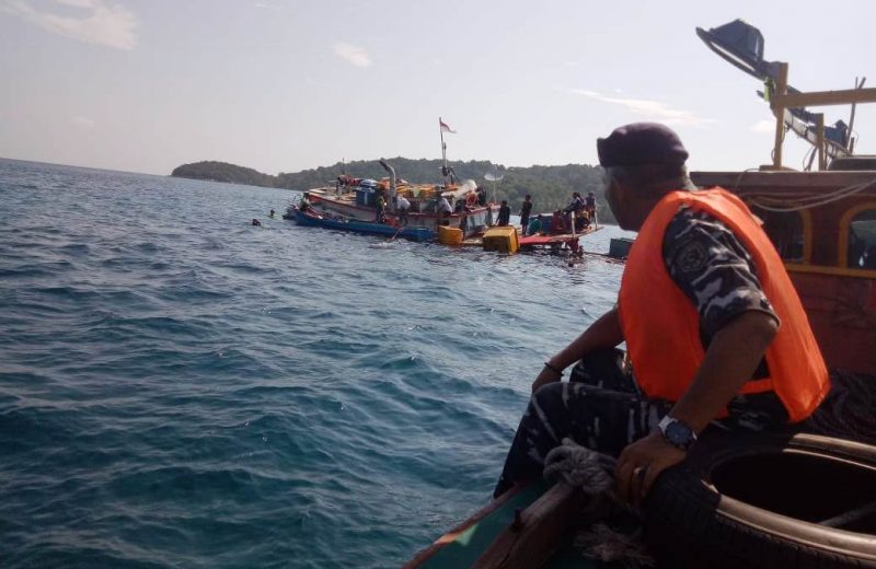 KAL Pulau Siantan Bantu Evakuasi Kapal Kandas – Militer.or.id