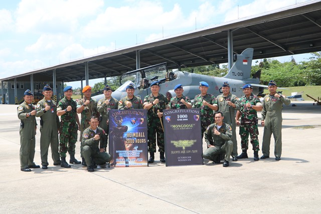 2 Penerbang Skadron Udara 12 Capai 2000 dan 1000 Jam Terbang – Militer.or.id