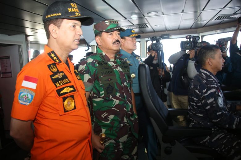 Panglima TNI Tinjau Lokasi Jatuhnya Pesawat Lion Air JT-610 – Militer.or.id
