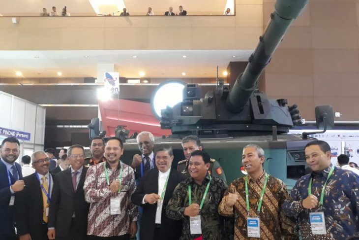 Menhan Malaysia Tertarik dengan Medium Tank Besutan PT Pindad – FNSS