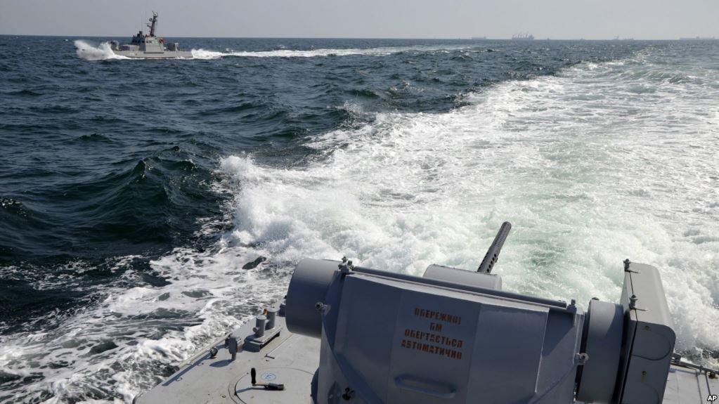 Rusia Serang Tiga Kapal AL Ukraina