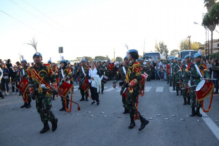Drum Band Pasukan Garuda Indobatt Pukau Warga Lebanon