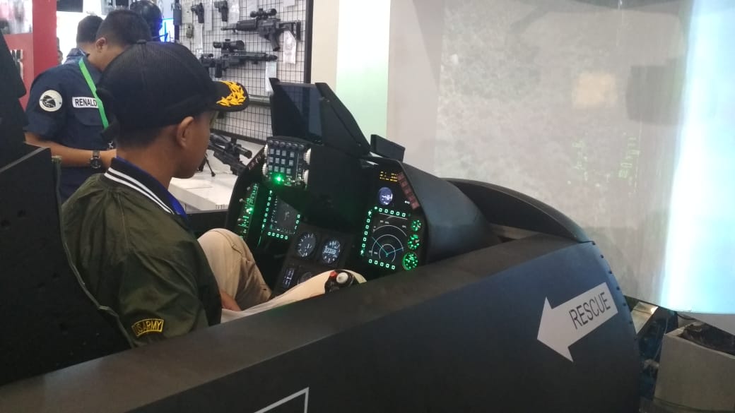 Indo Defence 2018: F-16 Cockpit Demonstrator Jadi Primadona Booth TNI AU