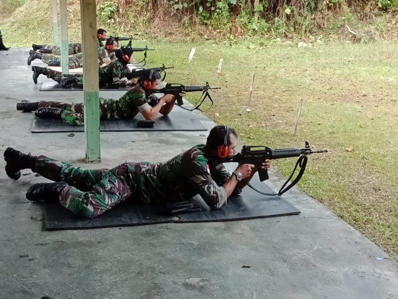 Latihan Menembak Prajurit Lanud Sutan Sjahrir