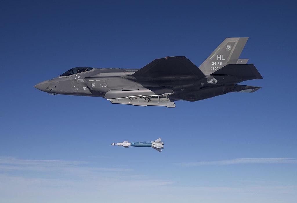 Pertarungan F-35 AS vs J-20 China Tak Relevan?