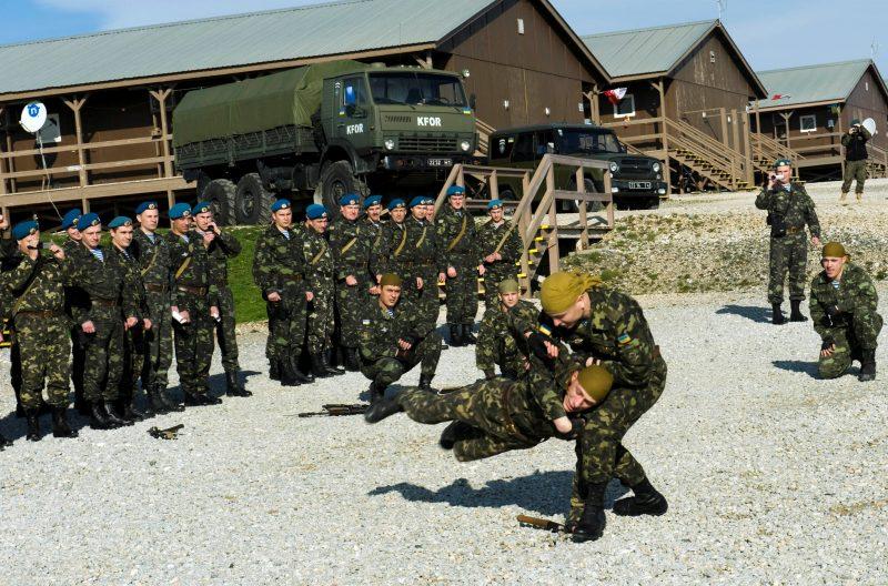 Presiden Ukraina Panggil Pasukan Cadangan untuk Berlatih