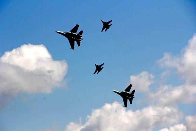 Su-35 Rusia Segera Peragakan Pertempuran Udara