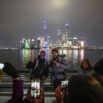 Prancis: Dua Warga Tuntaskan Misi Lintas Benua Jalan Kaki di Shanghai, Soroti Mobilitas Global