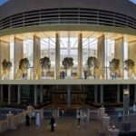 Strategi Apple dalam Krisis Geopolitik: Penutupan Apple Store UEA dan Implikasinya bagi Rantai Pasok Global